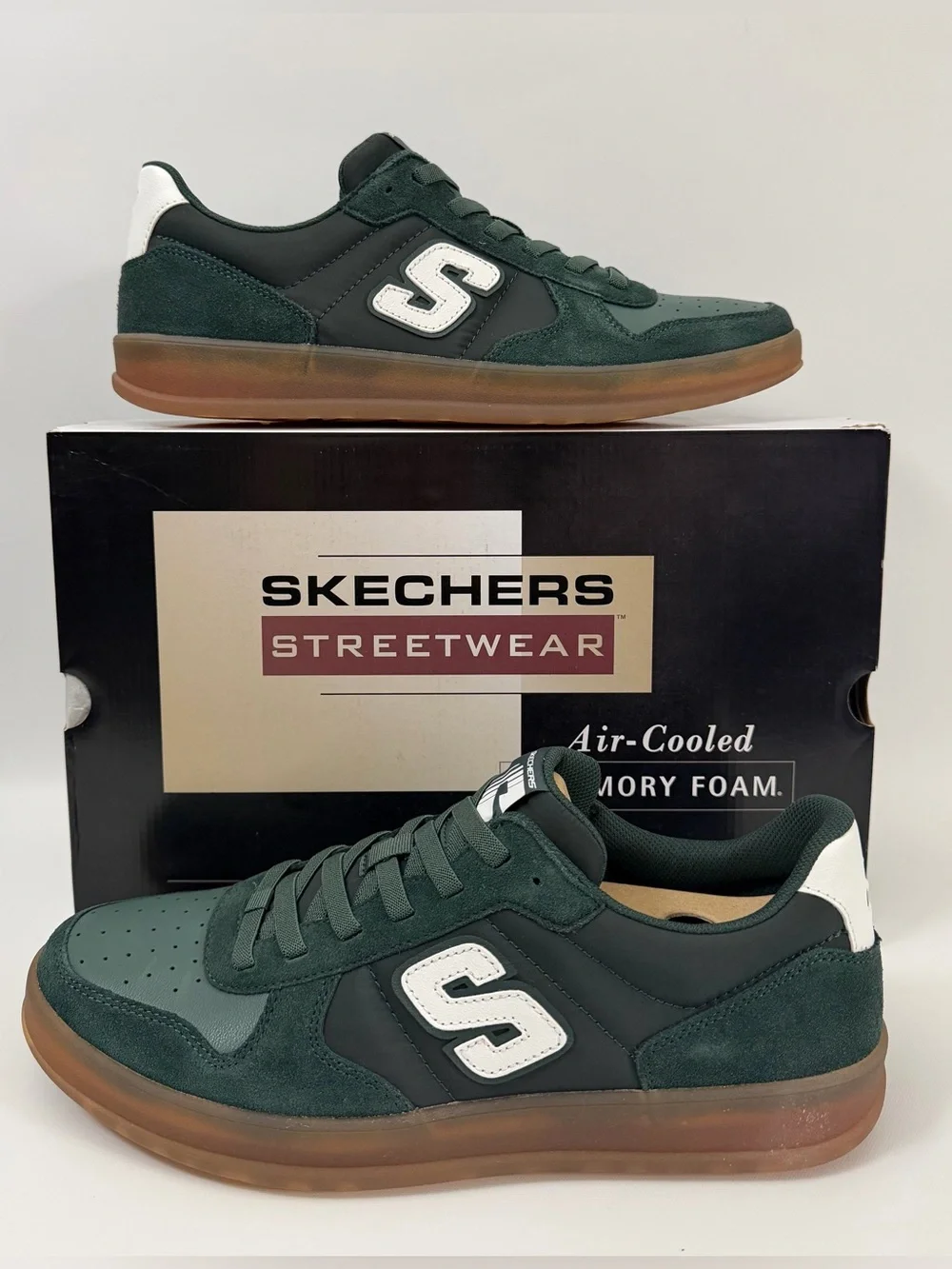 Skechers Streetwear Men’s Size 12 Green Leather Sneakers Air-Cooled Memory Foam